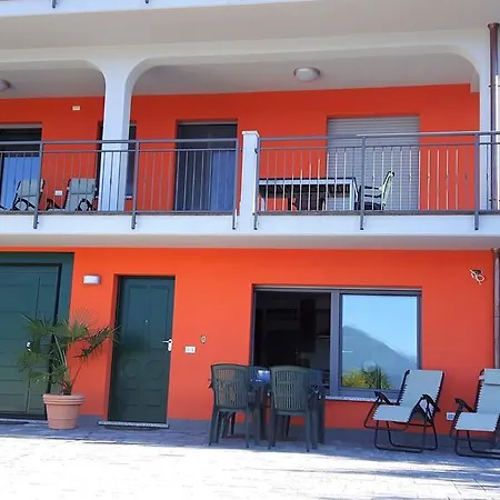Casa Elena 1 *