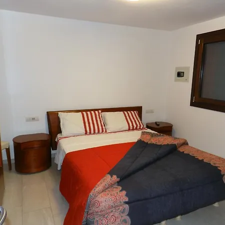 Casa Elena 1 *